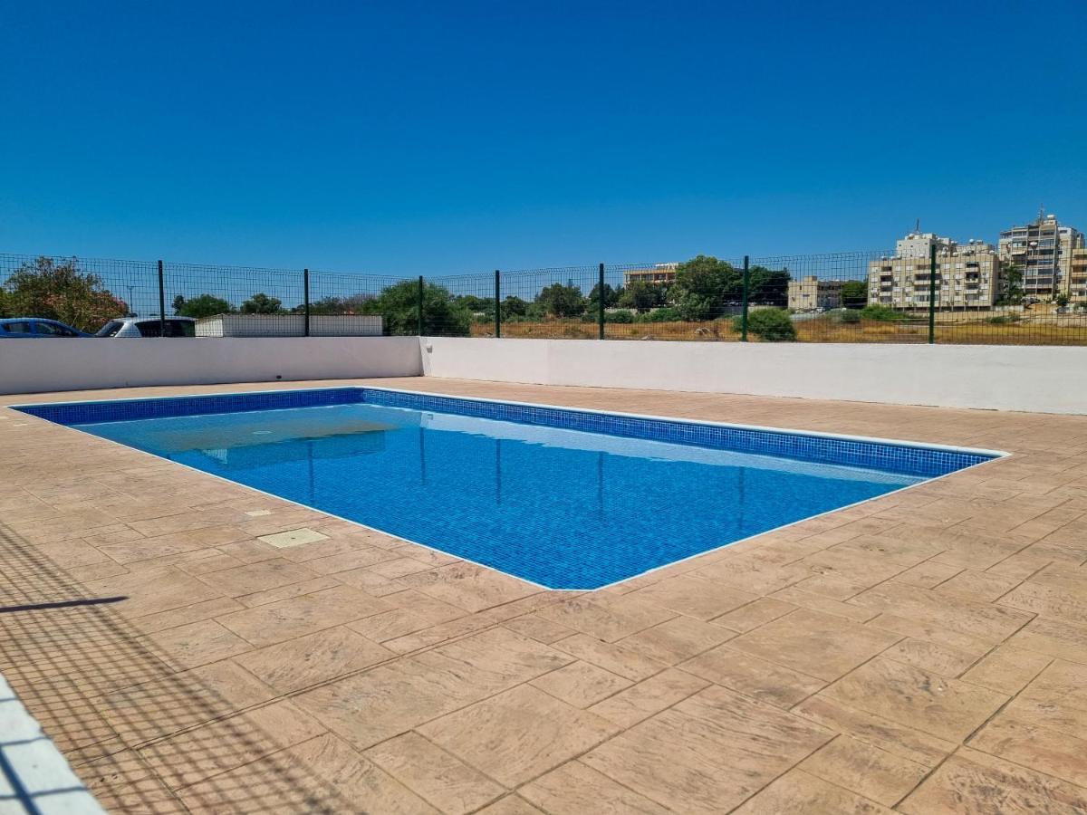 Dock Holiday Apartment Larnaca Ngoại thất bức ảnh